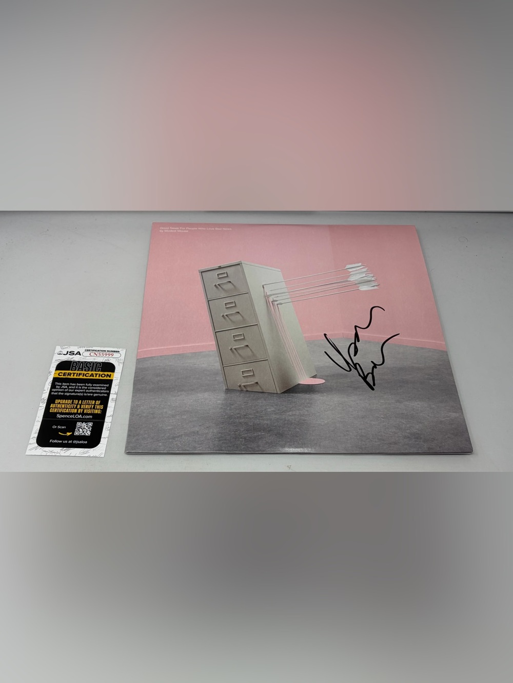 Isaac Brock‎ signed Modest Mouse 20Th Anniversary Good News Bad News Album JSA